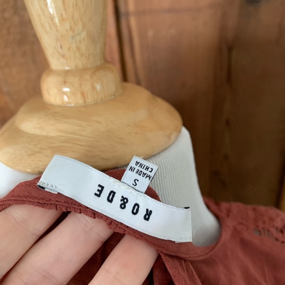 Ro&De Rust Ruffle Hem Peasant Tie Neck Lace Blouse - Picture 3 of 3